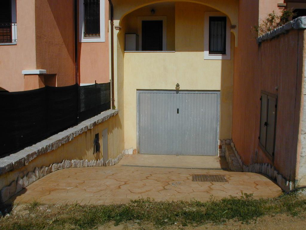 Appartamento Markus By La Via Del Mare Viaggi E Vacanze Виласимиус Екстериор снимка
