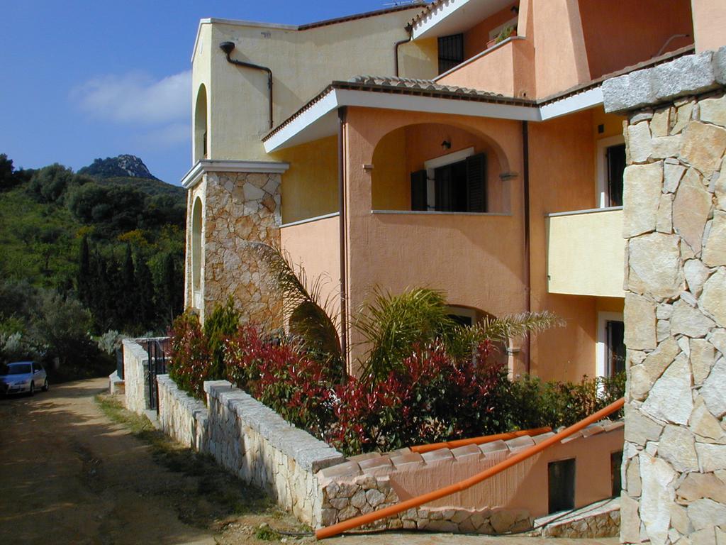 Appartamento Markus By La Via Del Mare Viaggi E Vacanze Виласимиус Екстериор снимка